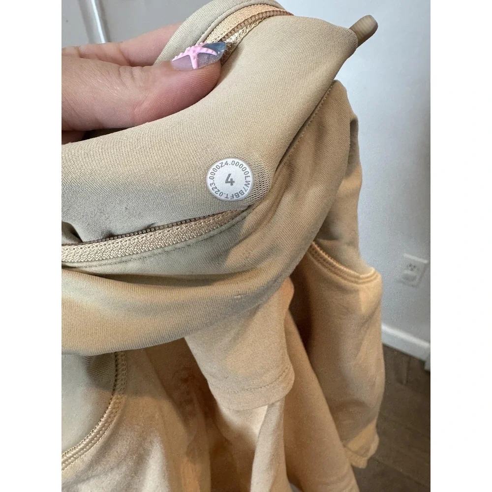 Lululemon Shorts Womens 4 Beige High Rise Lined 2.5